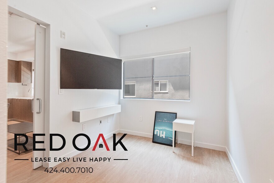 Building Photo - 11649 Mayfield Ave