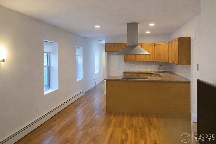 Building Photo - 22 St Cyprians Pl