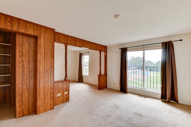 Building Photo - 2899 S Locust St