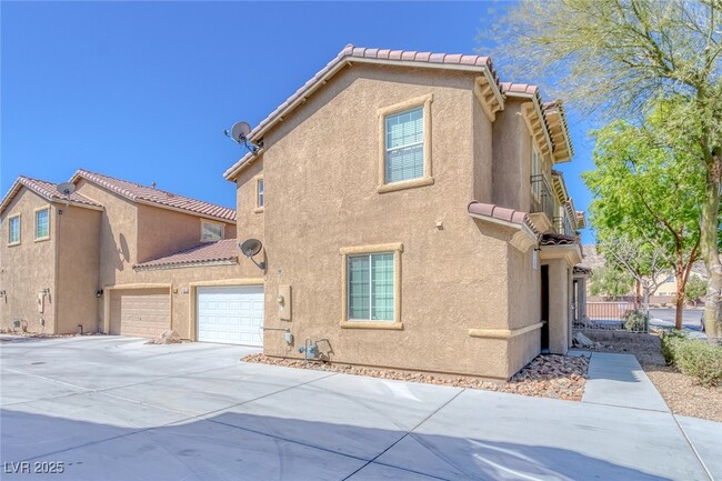 Building Photo - 9835 W Spinnaker Creek Ave