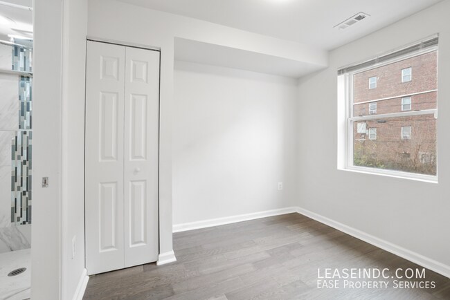Building Photo - 1223 16th St NE