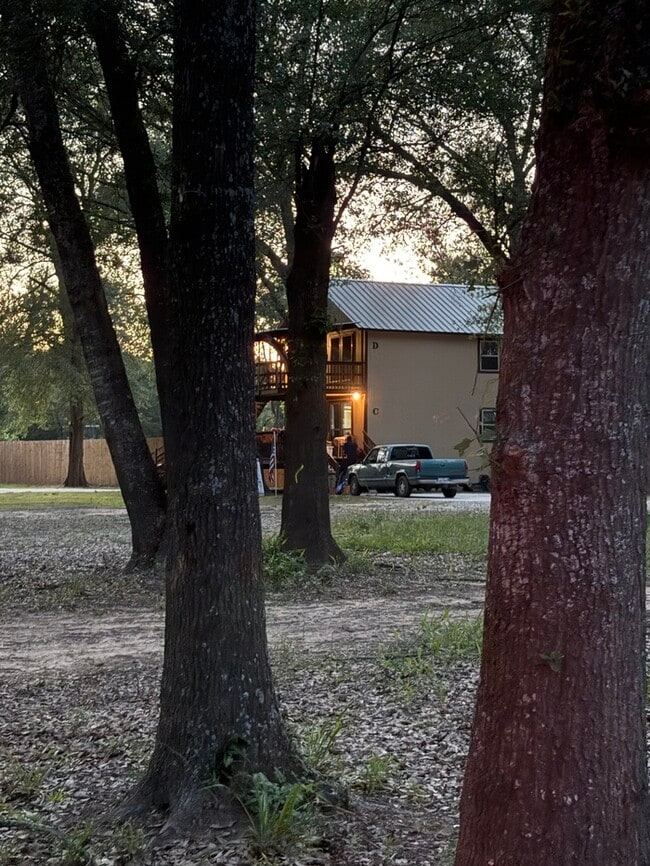Building Photo - This one has it ALL! Rare with privacy and views! Large shed and truck/boat storage!