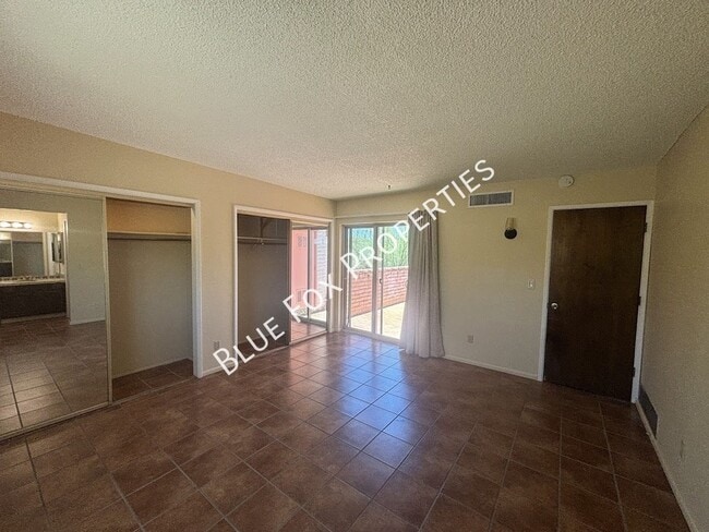 Building Photo - 6521 N Calle Padre Felipe