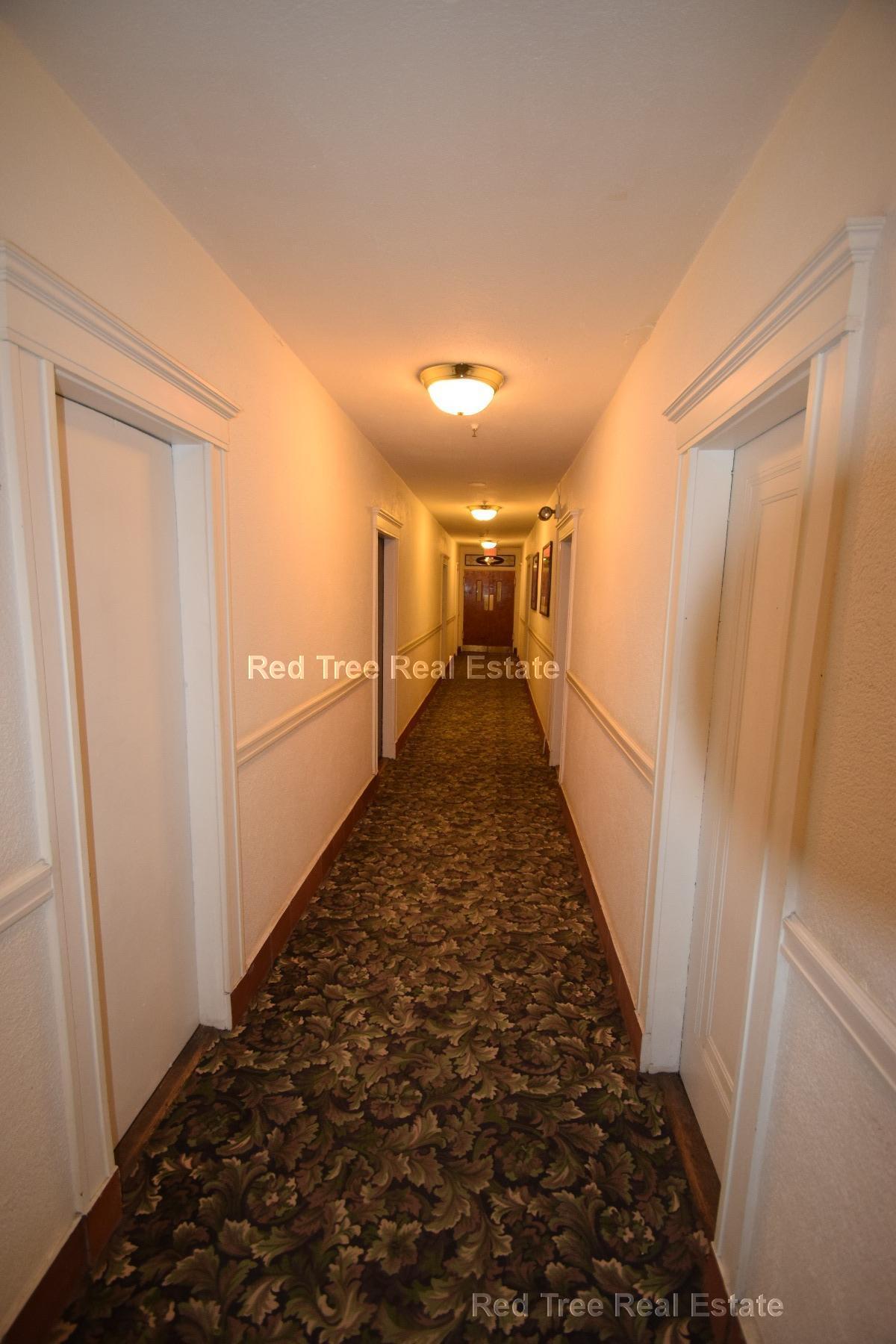 Building Photo - 117 Park Dr