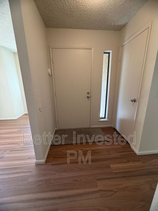 Building Photo - 2808 Tachevah Dr