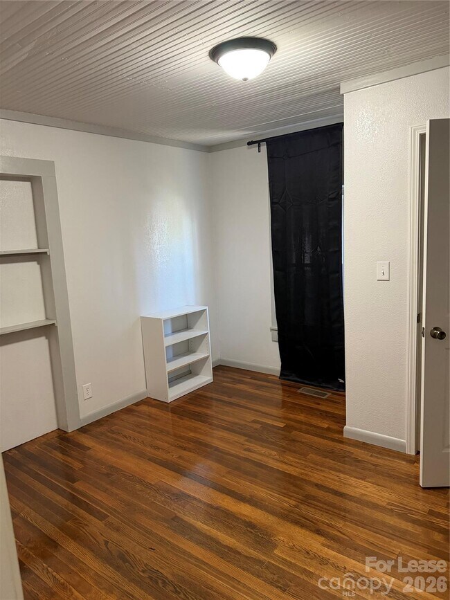 Building Photo - 31 Carolina Ave