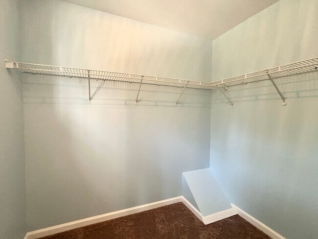 Building Photo - 5320 Cumberland Plain Dr