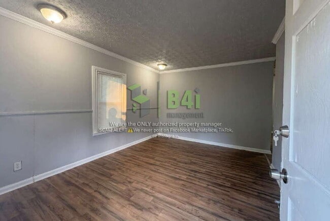 Building Photo - 1313 Ridgeview Dr