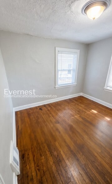 Building Photo - 3720 Darby St