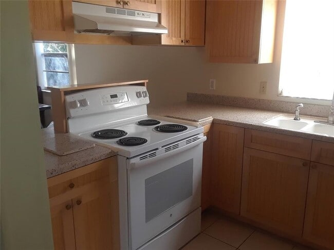 Building Photo - 1303 Candlewyck Dr