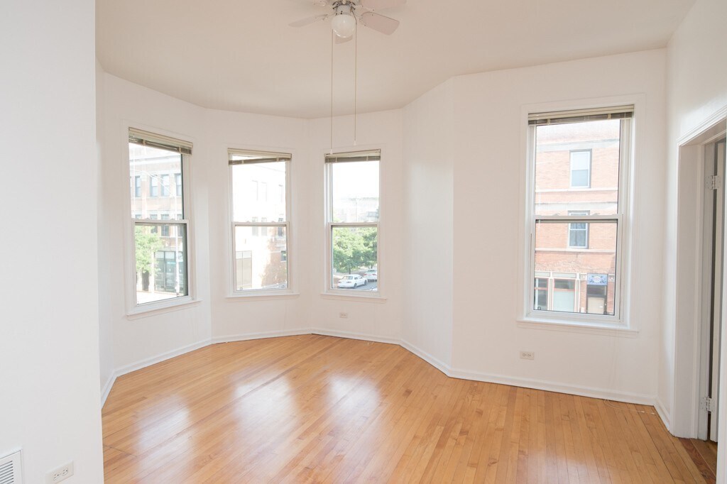 Building Photo - 3616 W Wrightwood Ave