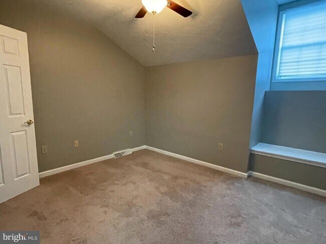 Building Photo - 167 Hunters Trail