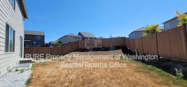 Building Photo - 6925 Honeylocust Ct NE