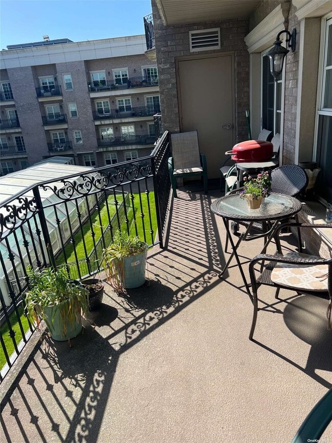 Building Photo - 260 Central Ave