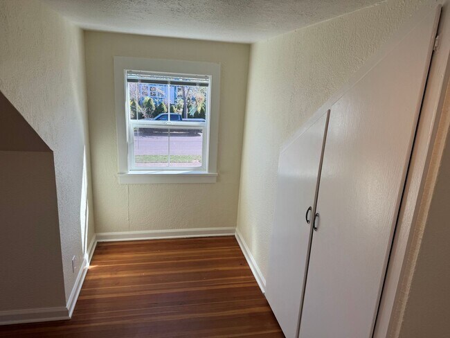 Building Photo - 4 Bedroom House in SE Eugene