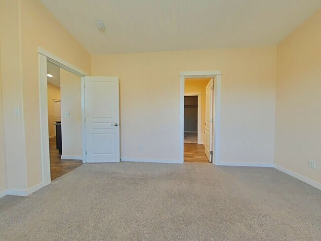 Building Photo - 4 Bedroom House ~ Albany ~ Pet Friendly
