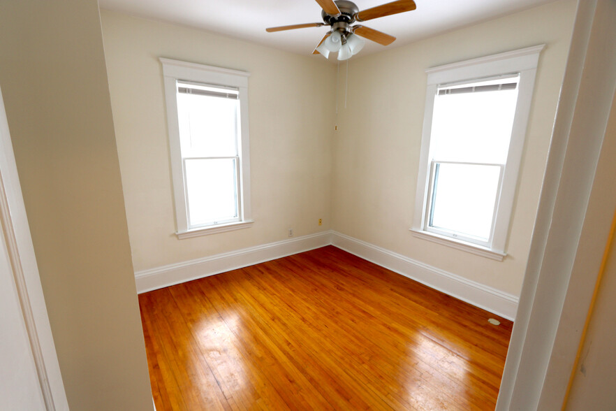 West Bedroom. - 2934 Oakland Avenue