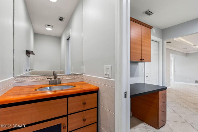 Building Photo - 16 Forest View Way