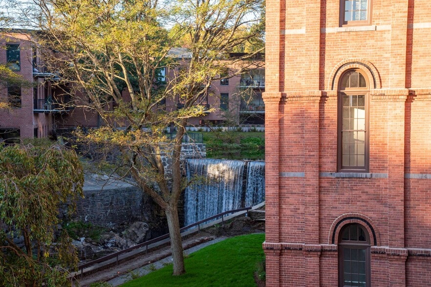Building Photo - The Mill