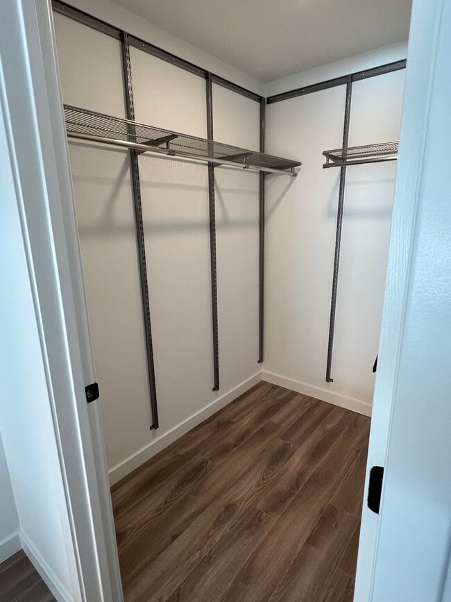Building Photo - 2 Level Luxury Condo w/ Garage - Eckington District