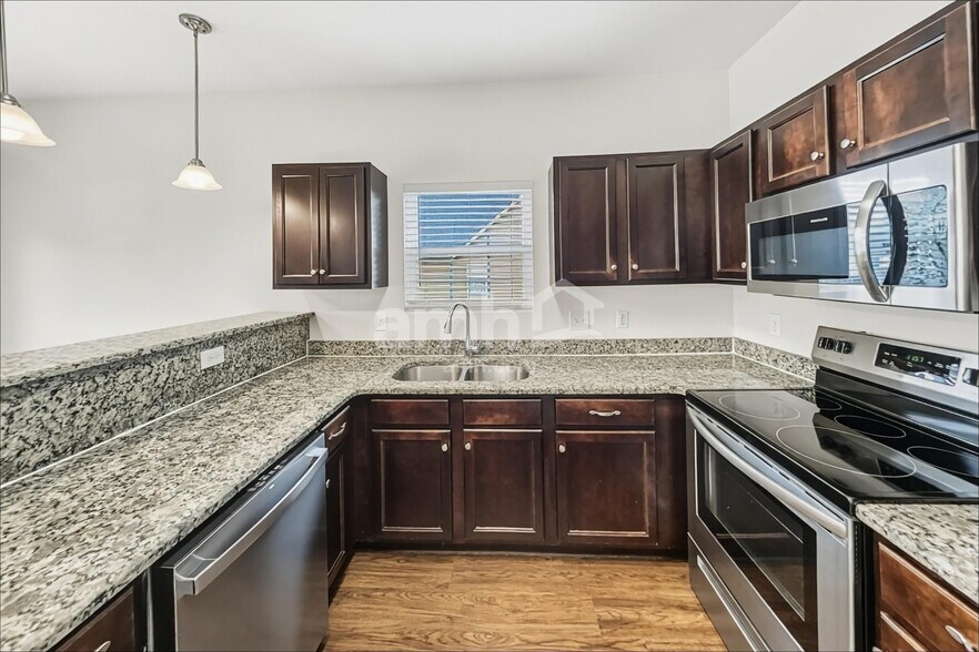Building Photo - 4870 Beryl Dr