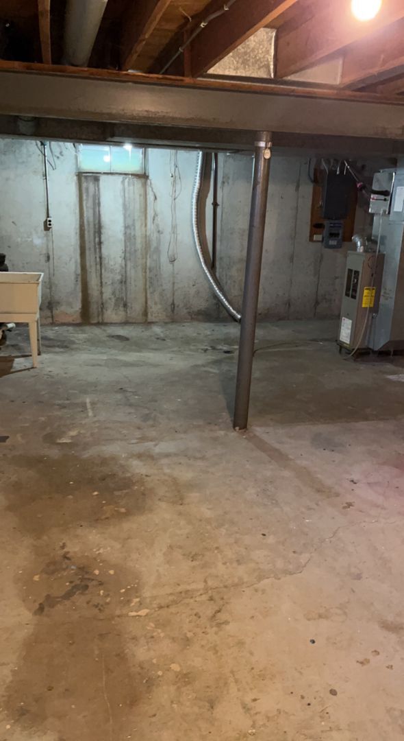 Building Photo - 242