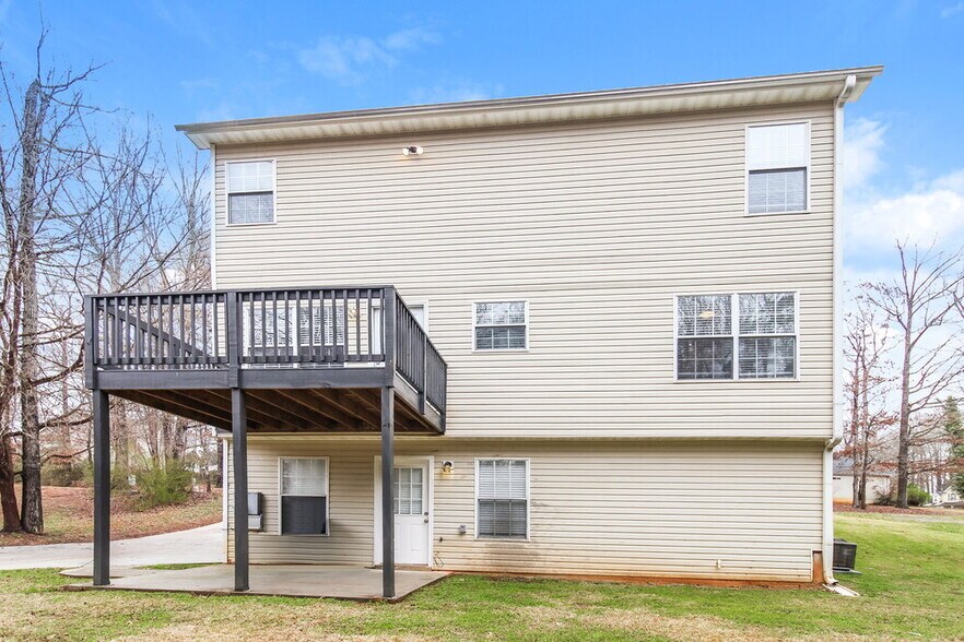 Building Photo - 110 Rosewood Cir