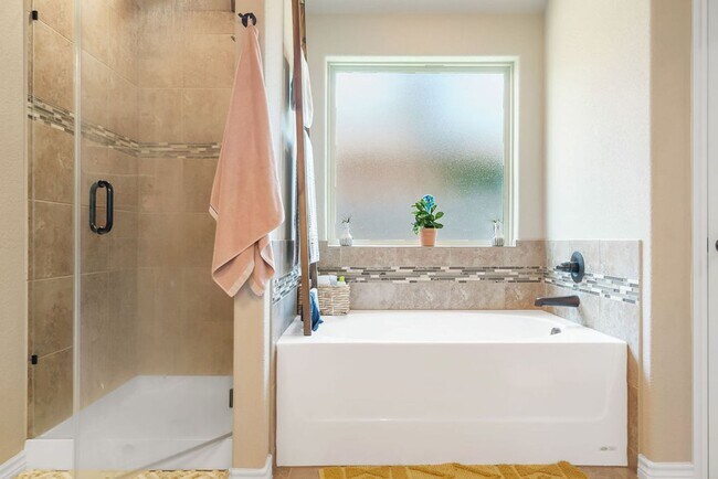 Building Photo - Half Off First Months Rent!!!