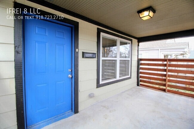 Building Photo - 2865 E Admiral Pl