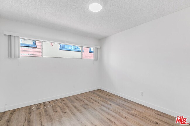 Building Photo - 1812 N Gramercy Pl