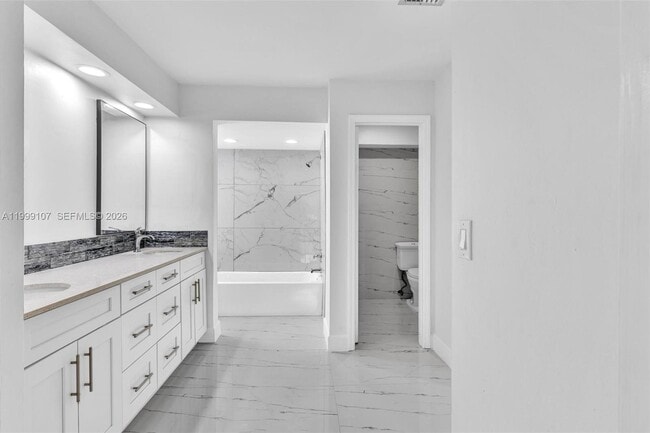 Building Photo - 17532 NW 61st Ct N