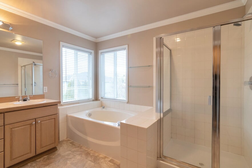 Building Photo - 12730 SE 302nd St