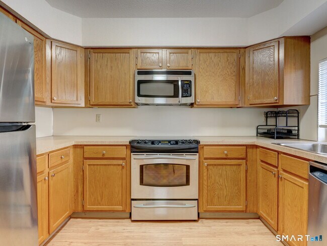 Building Photo - 155 Redstone Hl Rd
