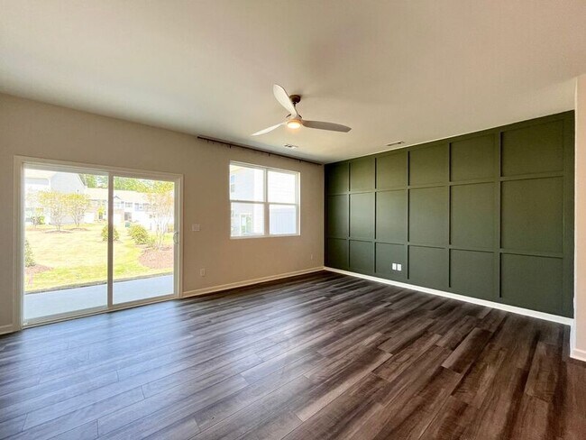 Building Photo - 2047 Trailside Dr