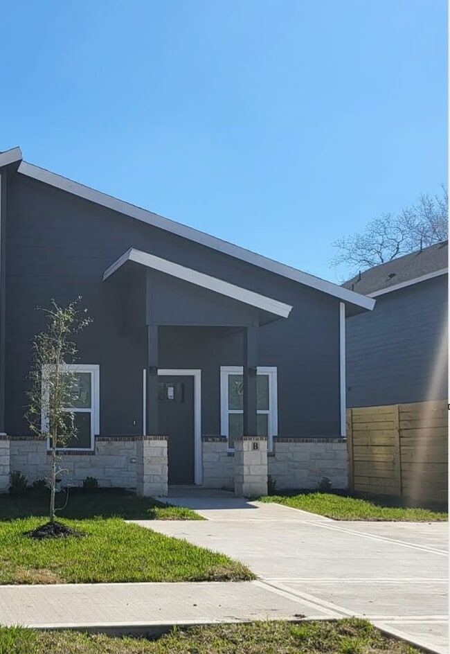 Primary Photo - 5608 Tommye St
