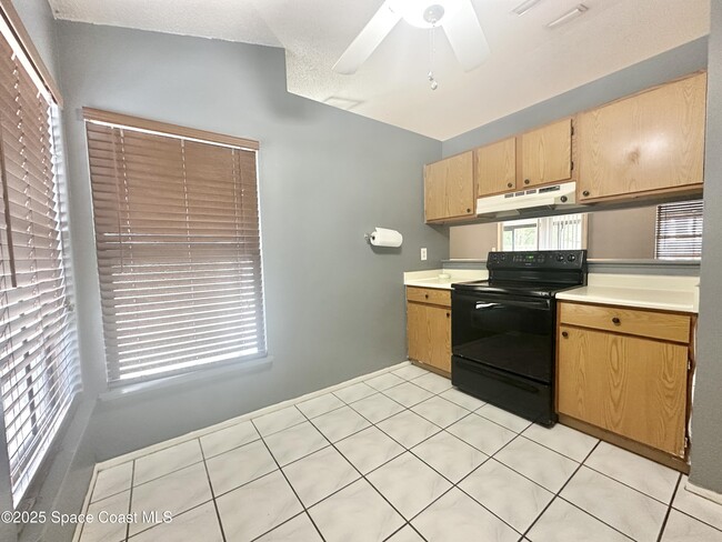 Building Photo - 5055 Canoni Pl