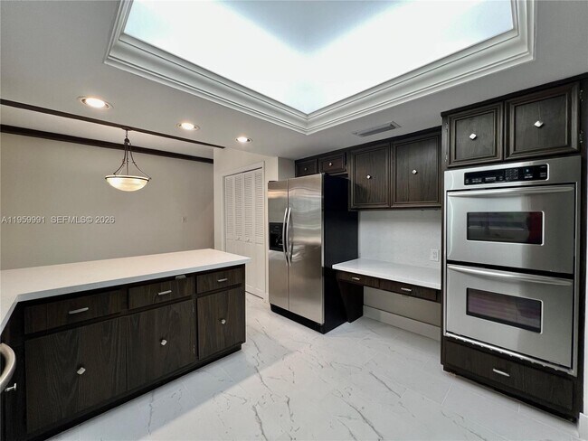 Building Photo - 4350 Palmarito St