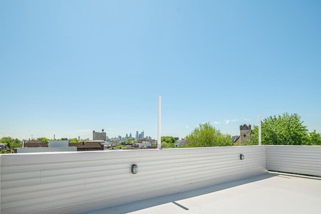 Building Photo - 2336 N Mascher St