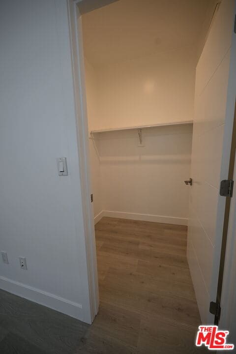 Building Photo - 642 N Manhattan Pl