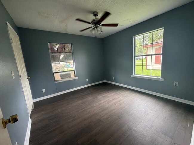 Building Photo - 1319 Bernard St