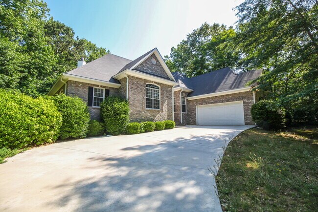 Building Photo - 35 Goldfinch Dr