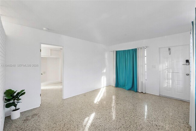 Building Photo - 1821 SW 11th Ct