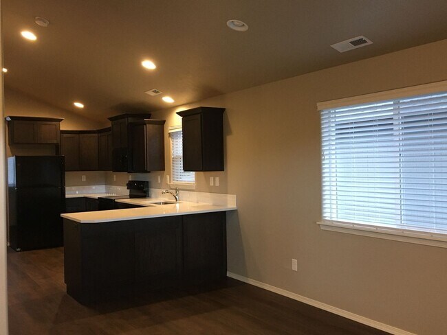 Building Photo - 1505 SW 36th Loop