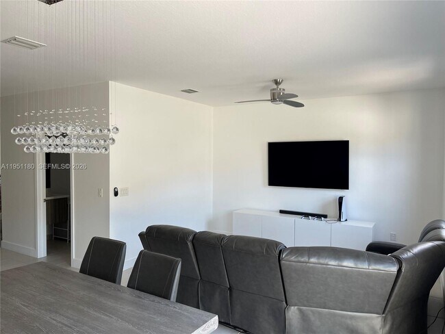 Building Photo - 8860 NW 103rd Ave