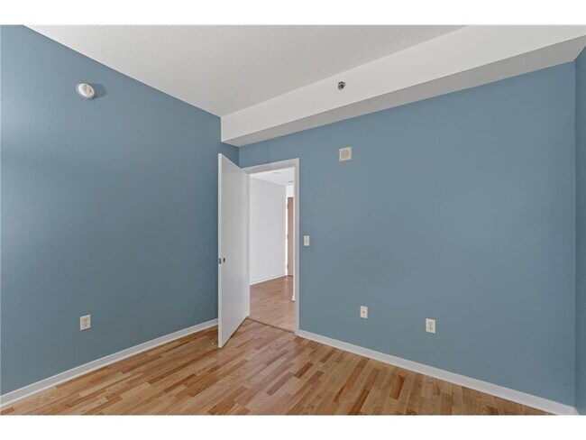 Building Photo - 929 Portland Ave