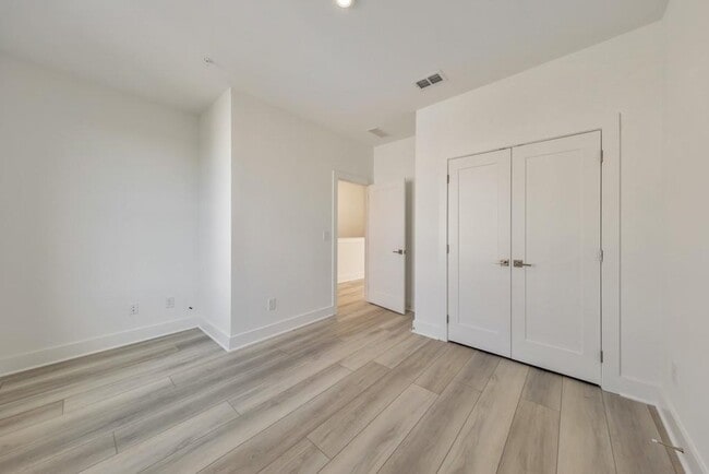 Building Photo - 517 Motivation Cir NW