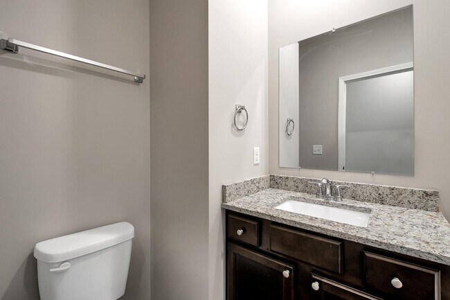 Building Photo - 1339 Azena St
