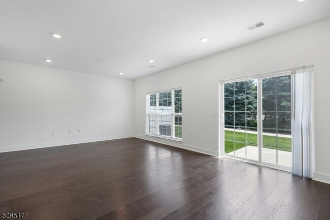 Building Photo - 19 Veterans Wy