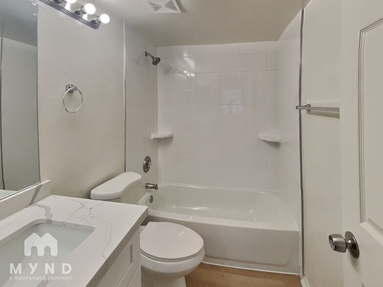 Building Photo - 5945 E Nance St