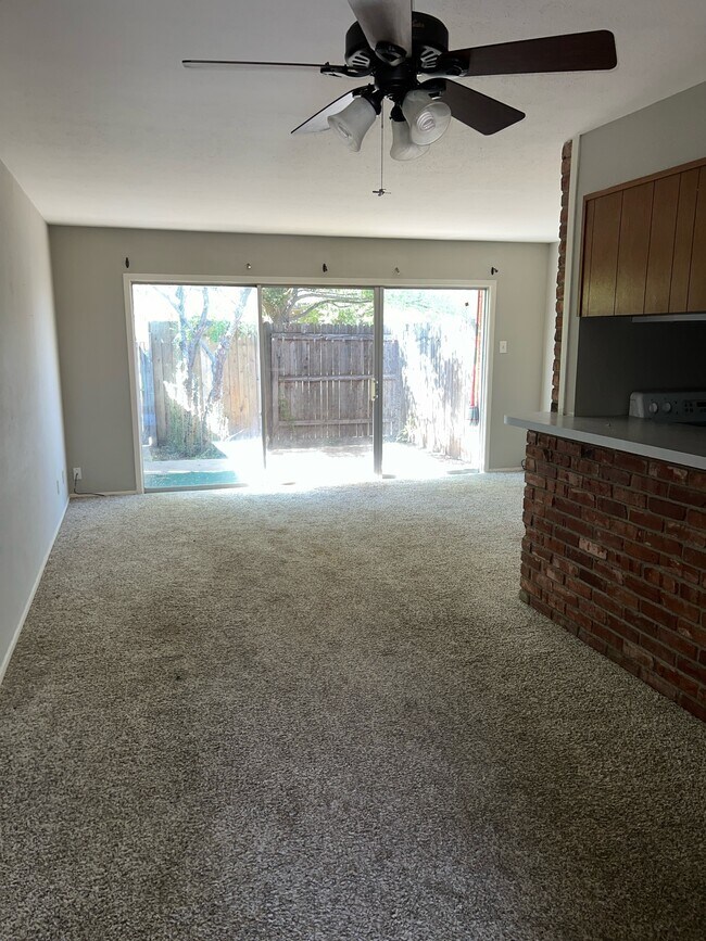 Building Photo - 3000 W Illinois Ave